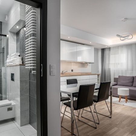 Rentplanet - Apartamenty Atal Tower Wroclaw Exterior photo